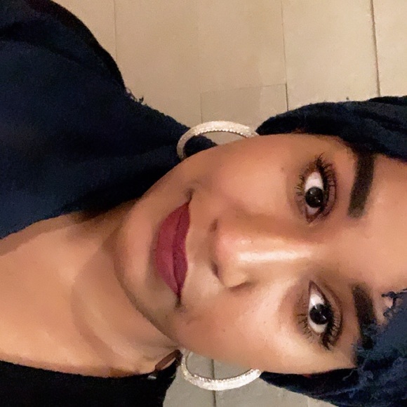 Meet your Posher, Sana - Picture 1 of 1